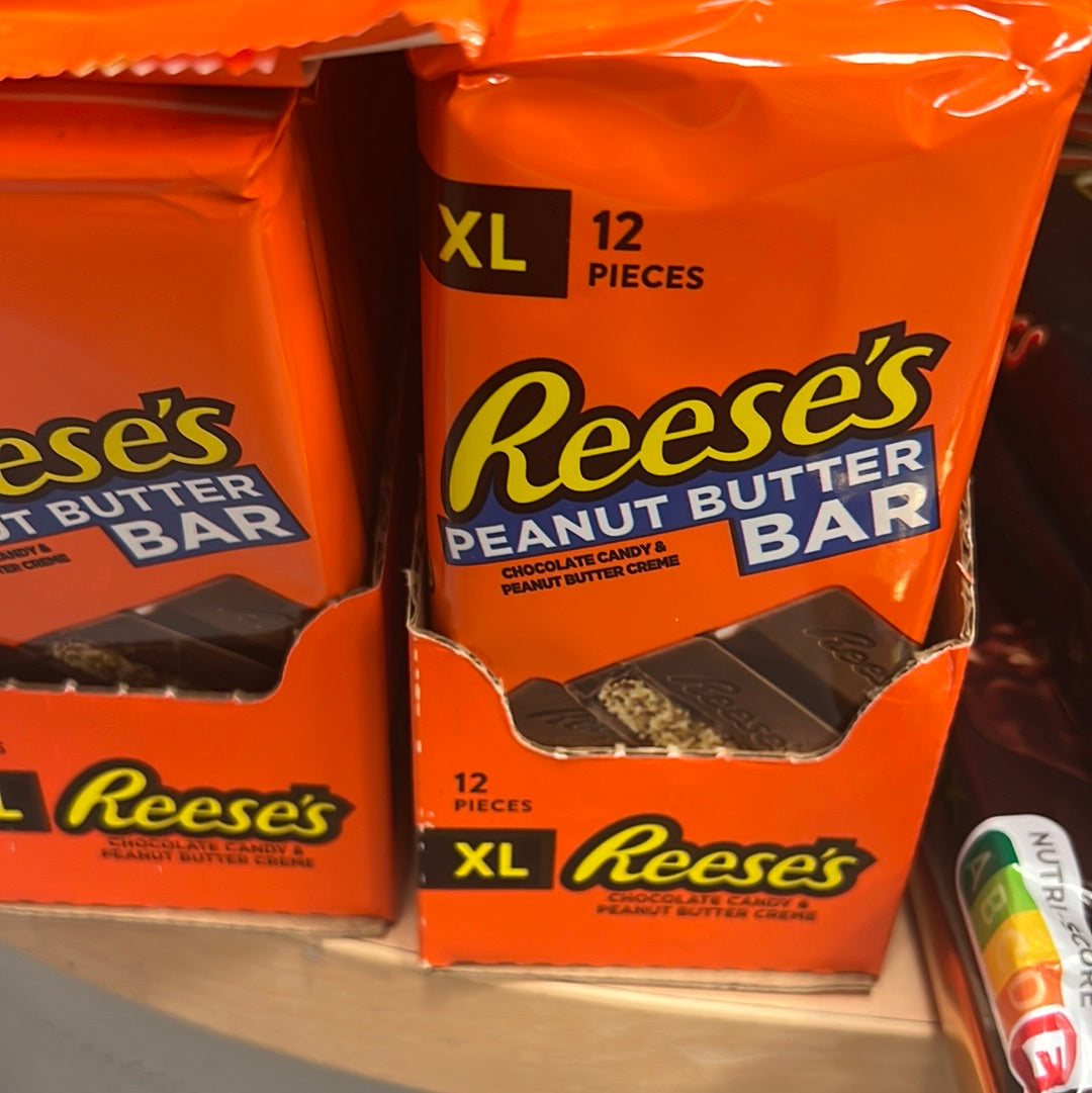 XL
12
PIECES
Reese's
PEANUT BUTTER
CHOCOLATE CANDY &
BAR
PEANUT BUTTER CREME 120g