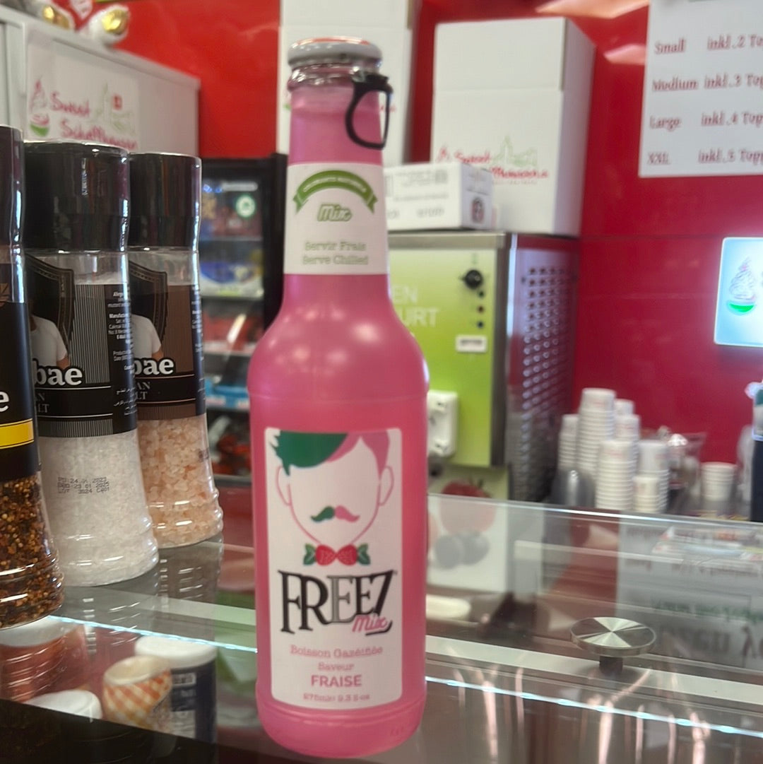 FREEZ MIX SOFT DRINK, STRAWBERRY, 275 ML