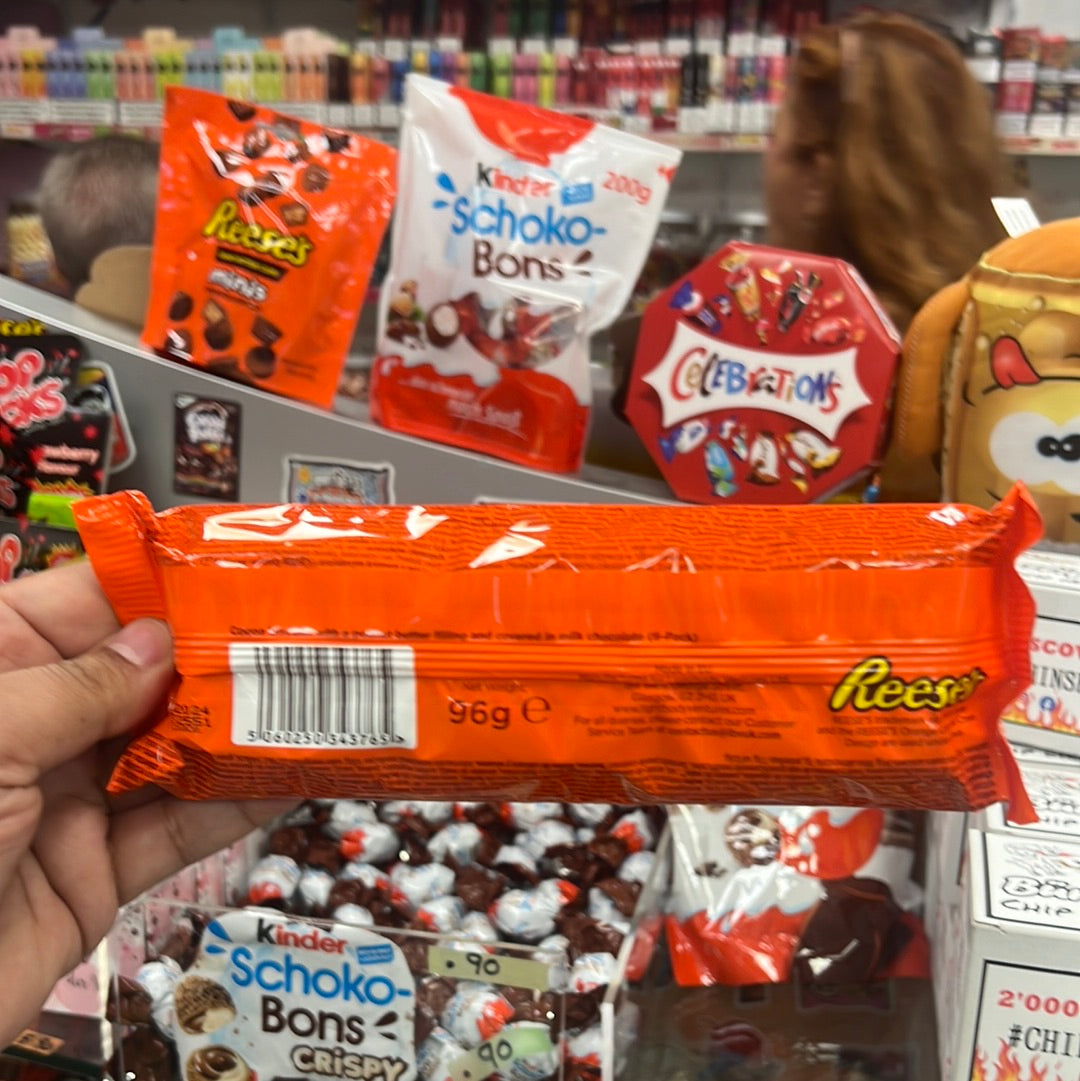 new &
PrOveD,
Reeses
ROUnDS
Chocolate biscuit stuffed with REESE'S peanut butter & coated in milk chocolate 🍫